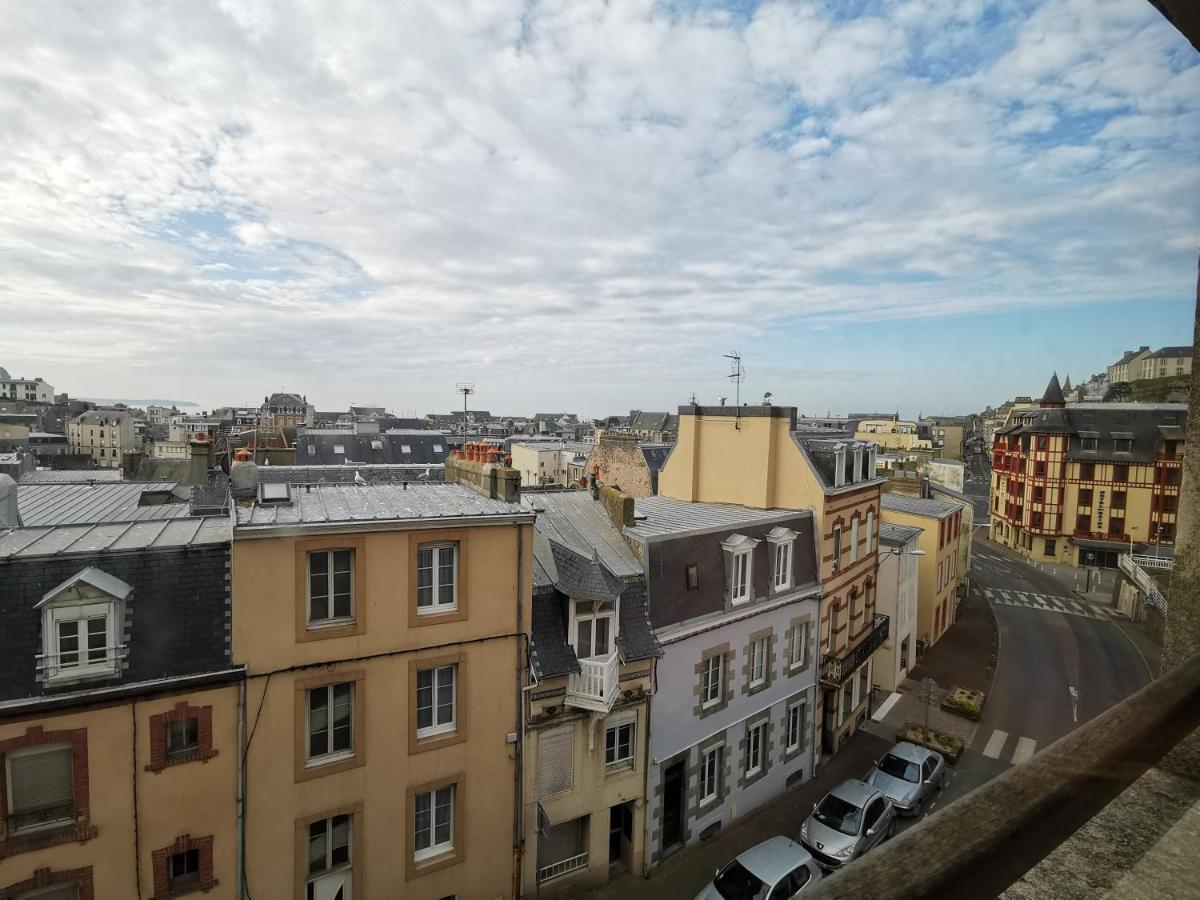 Appartement Le Petit Michelet à Granville Extérieur photo
