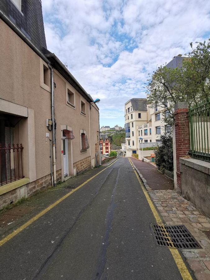 Appartement Le Petit Michelet à Granville Extérieur photo