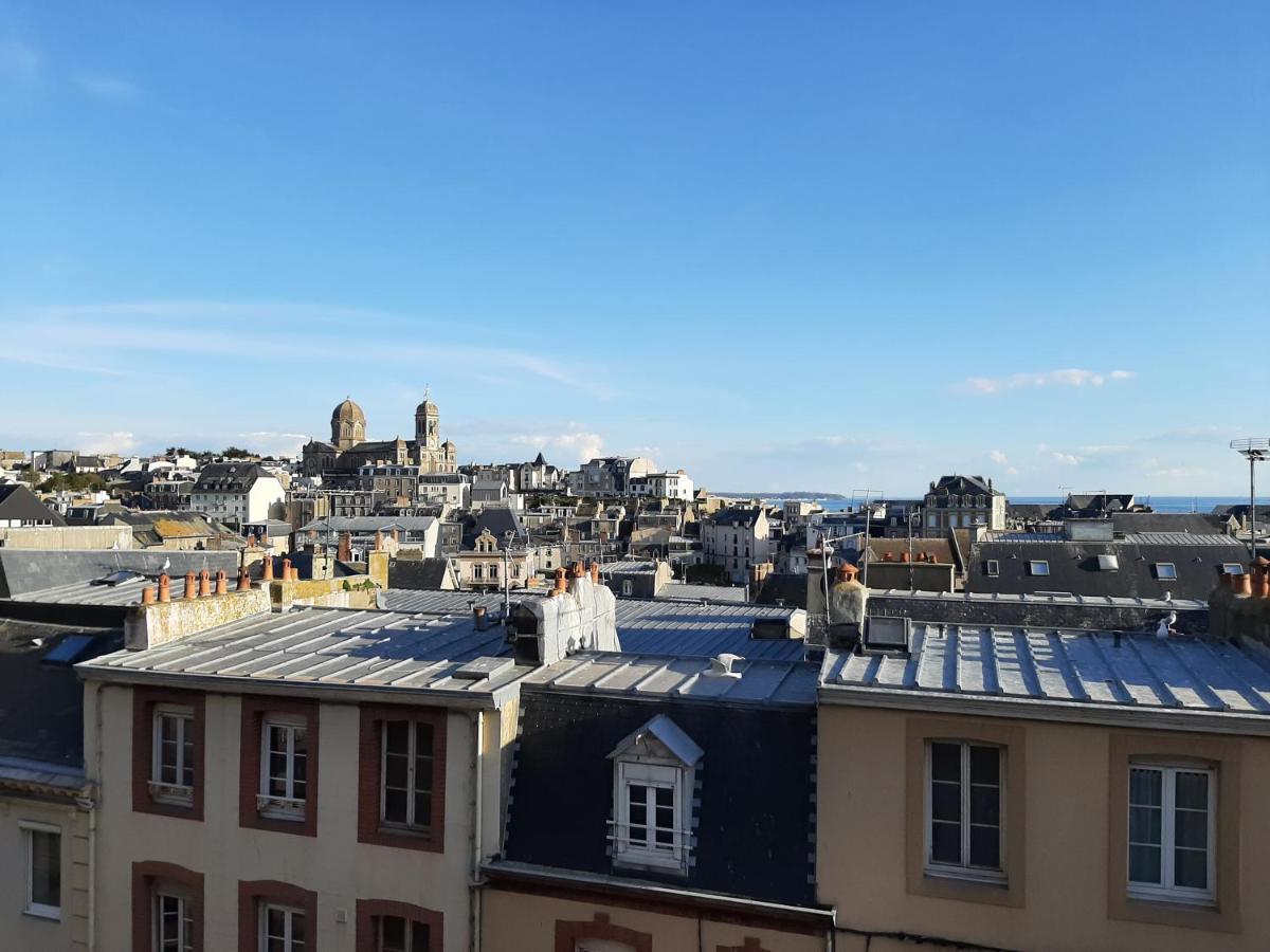 Appartement Le Petit Michelet à Granville Extérieur photo